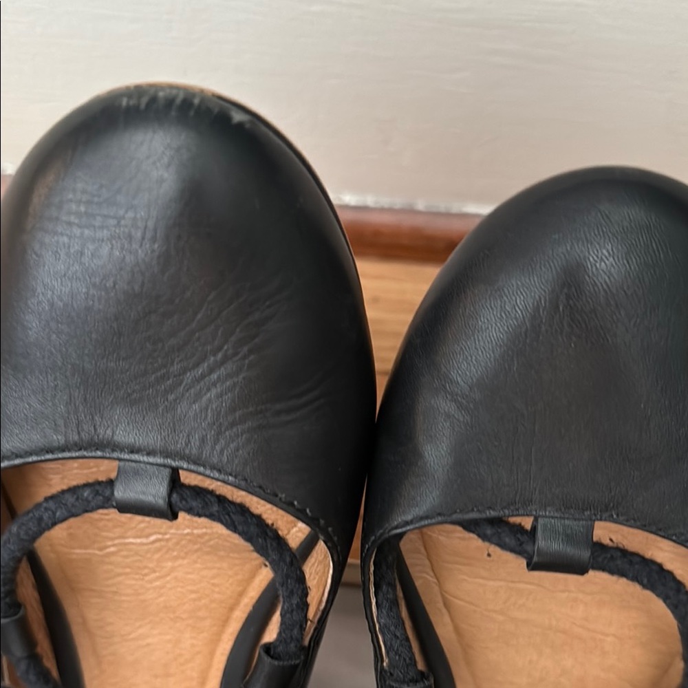 Kelsi Dagger Black Flats - Picture 4 of 6
